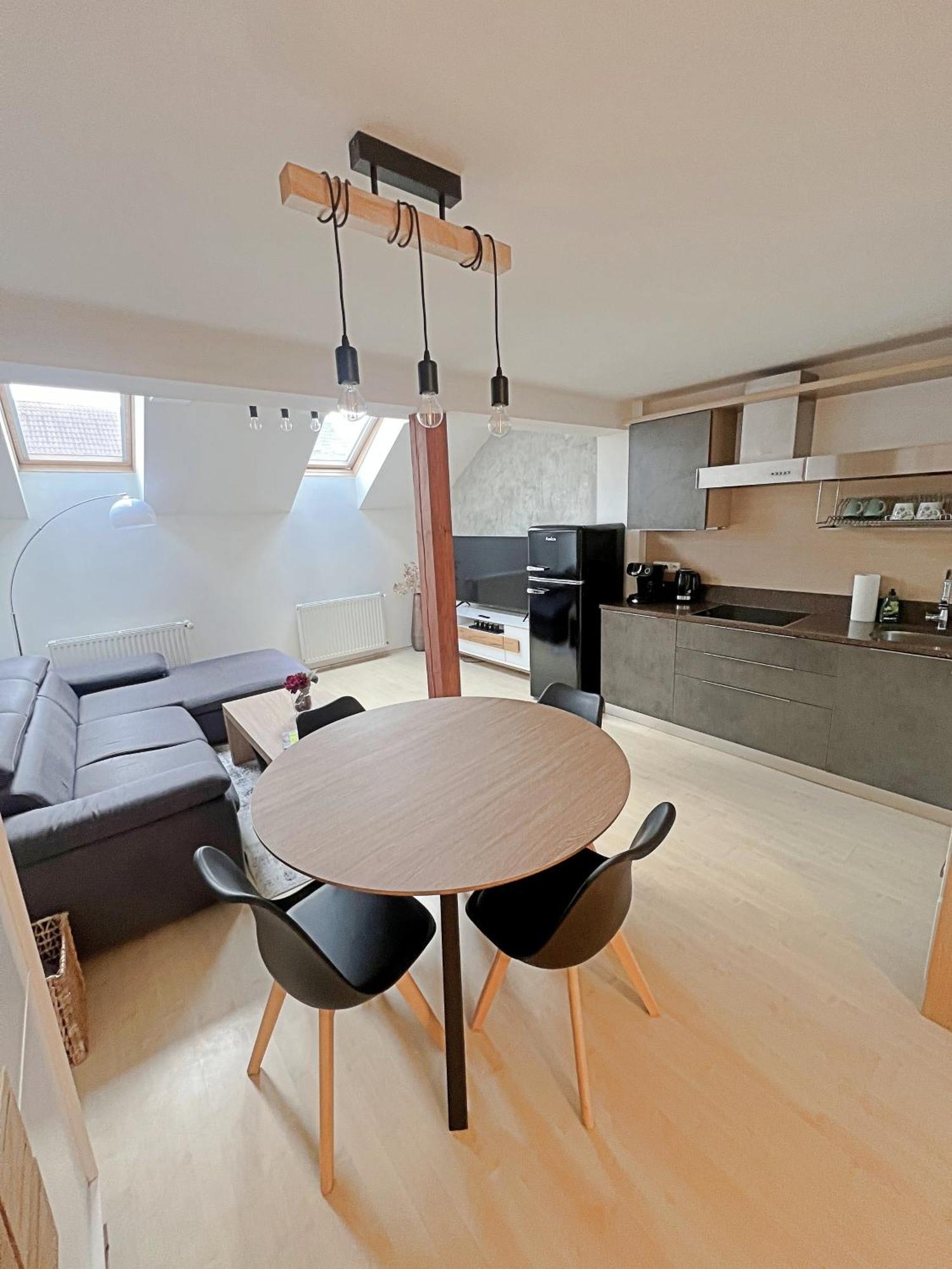 Mezonetovy Apartman V Centru Prag Exterior foto